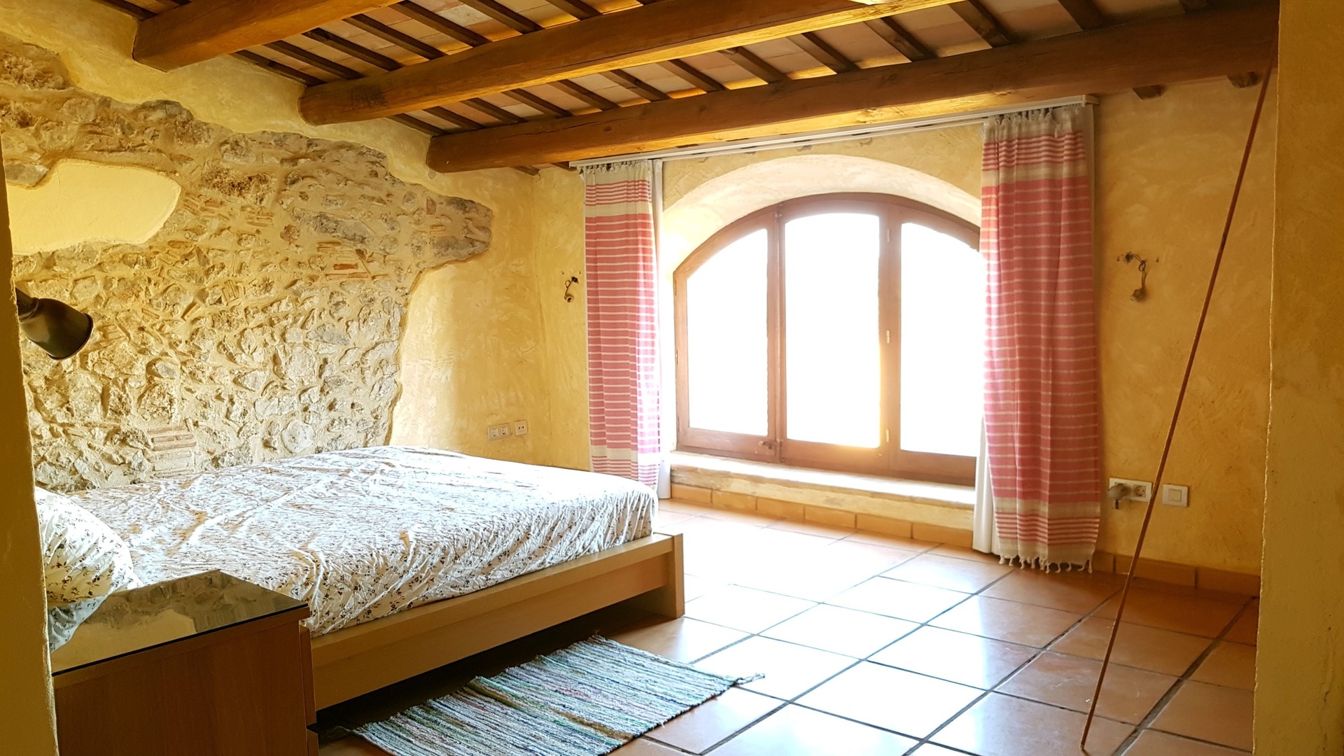 Zweites Schlafzimmer mit natürlichem Licht – Mas Santa Caterina, Sobrestany